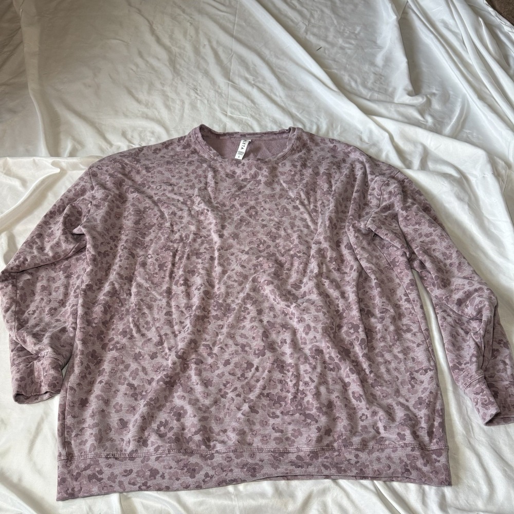 Athleta Sweatshirt Women's‎ Size L  Purple Cheetah Pullover